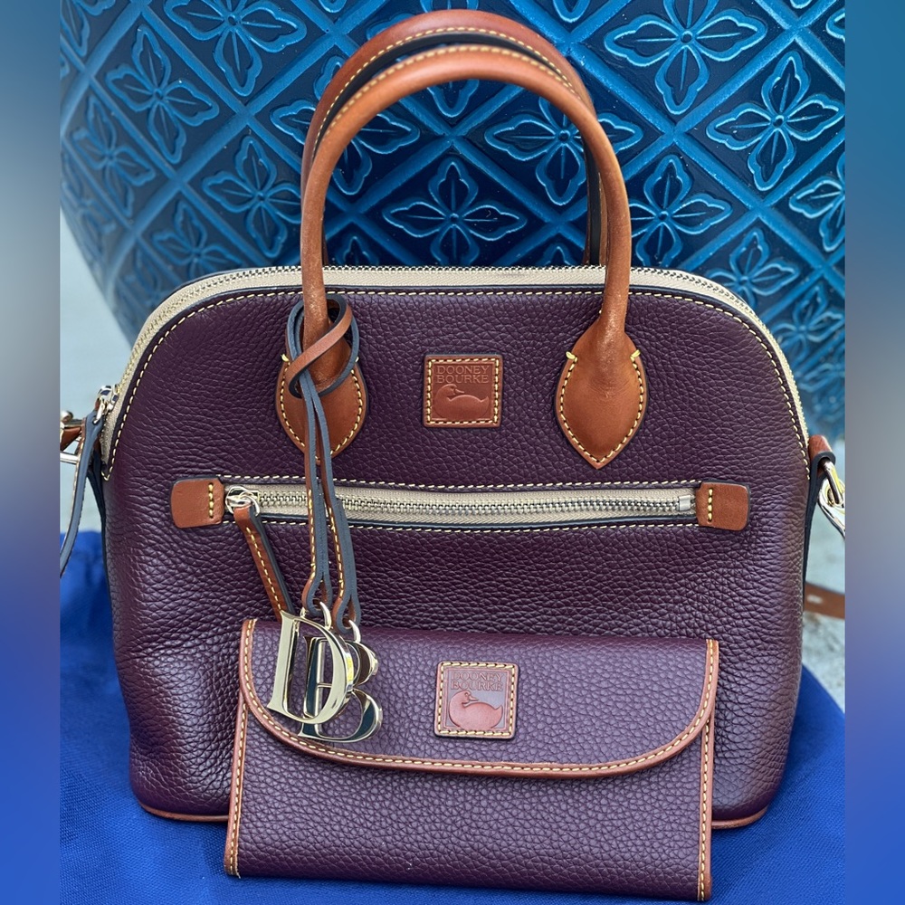 Dooney & Bourke set
